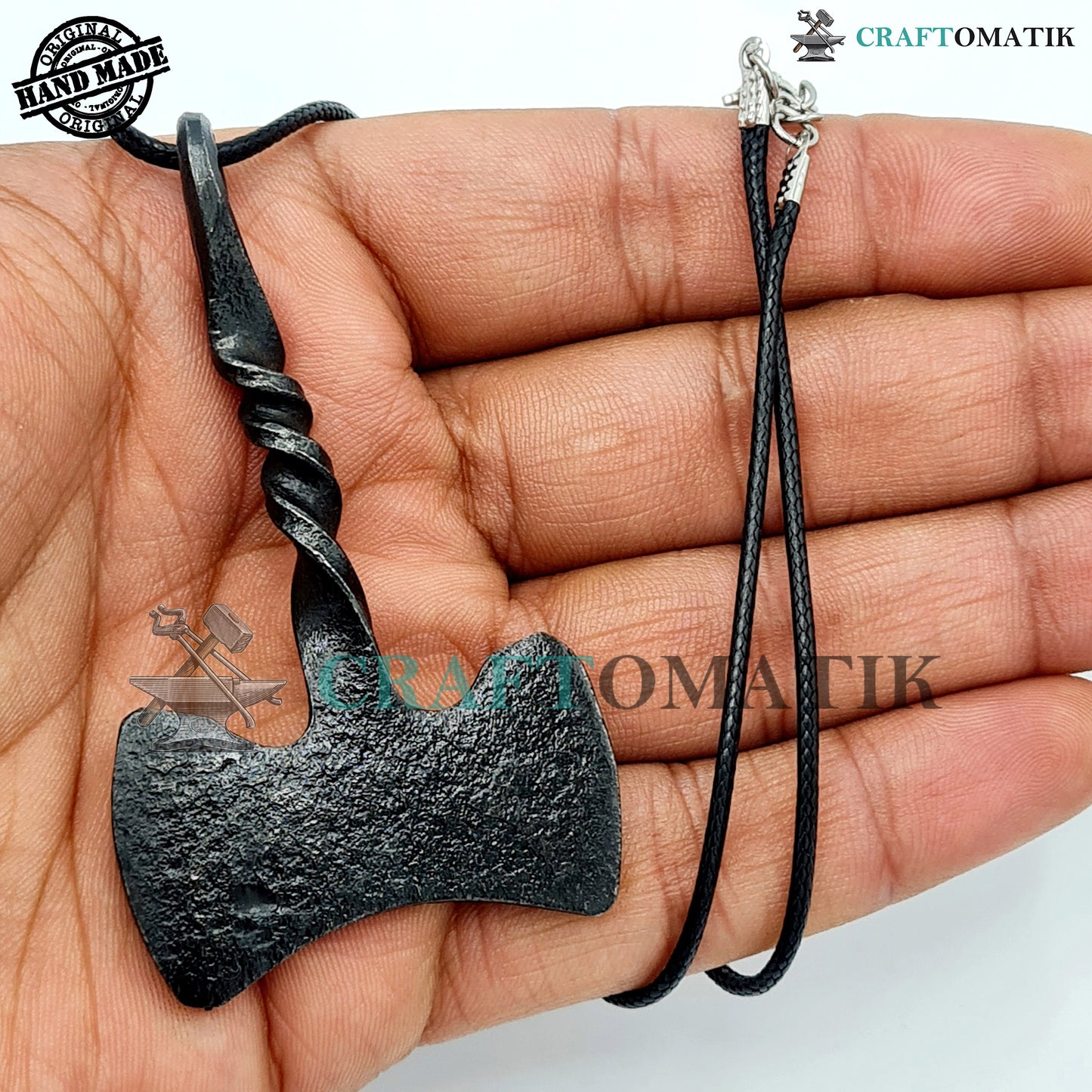 Mittelalterliches Amulett | Handgefertigter Wikinger-Anhänger | Keltisches Medaillon aus Schmiedeeisen | Axtform | HFA08