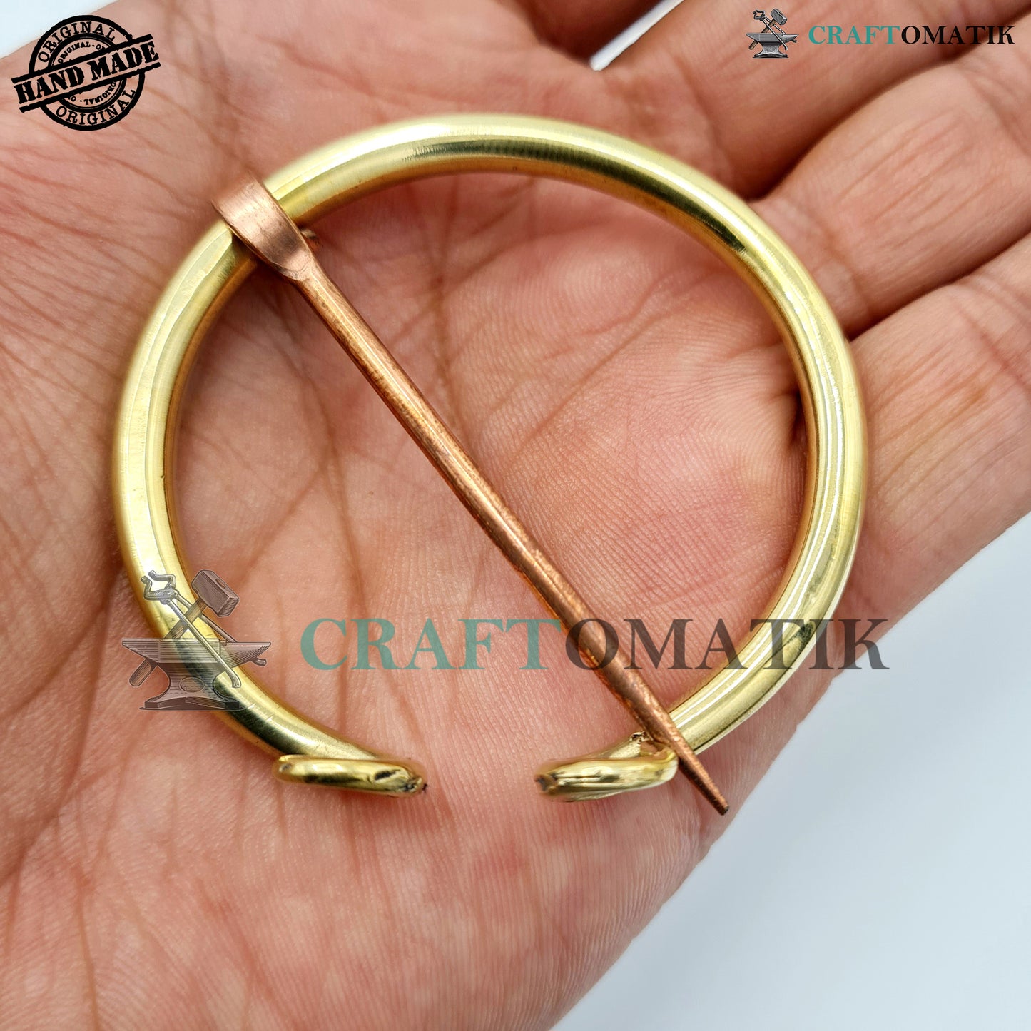 Mittelalterliche Brosche | Messingring | Rote Kupfernadel | Handgefertigte Wikinger LARP Fibelringverschluss-Kleidungsnadel | HFRCB03